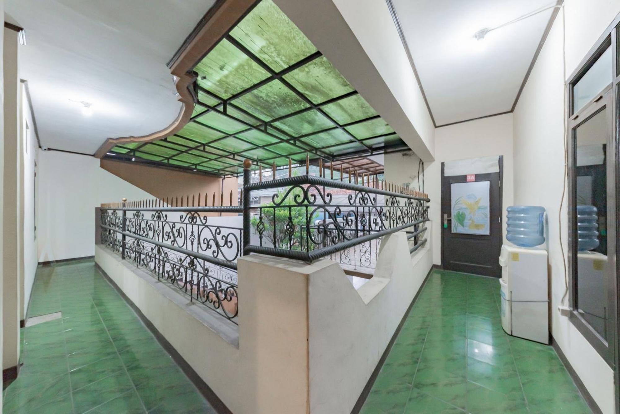 Hotel Reddoorz Near Cikole Lembang Exterior foto