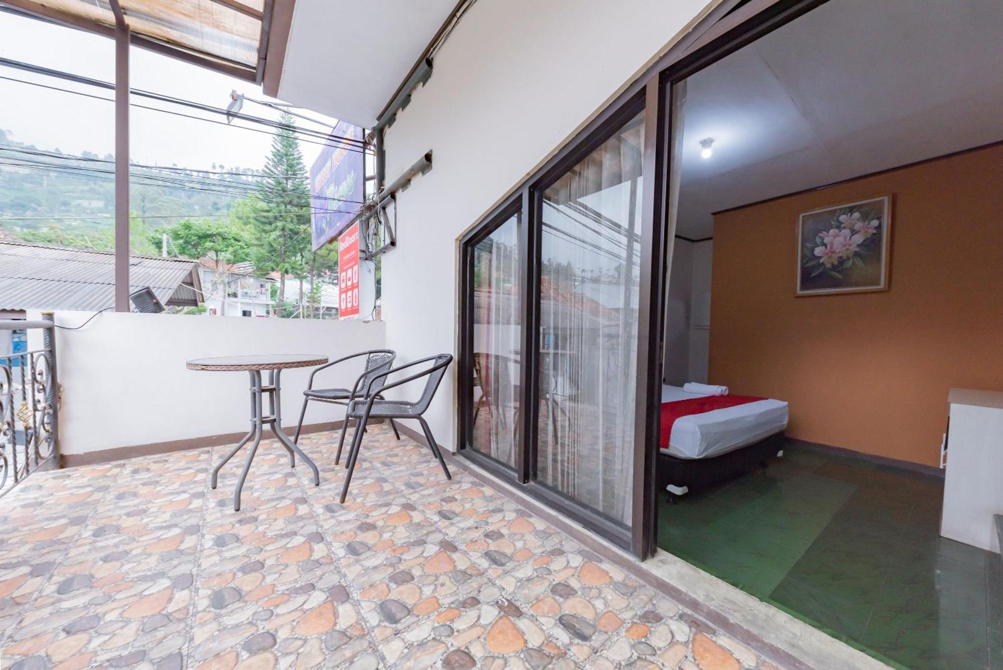 Hotel Reddoorz Near Cikole Lembang Exterior foto